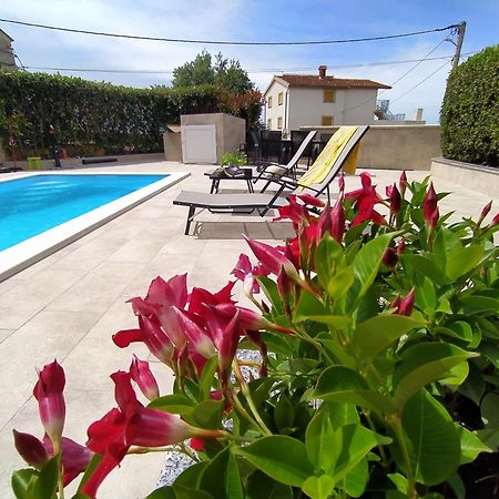 Villa Krasa Sea View Apartmants With Pool Ližnjan Екстериор снимка