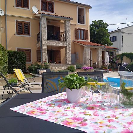 Villa Krasa Sea View Apartmants With Pool Ližnjan Екстериор снимка