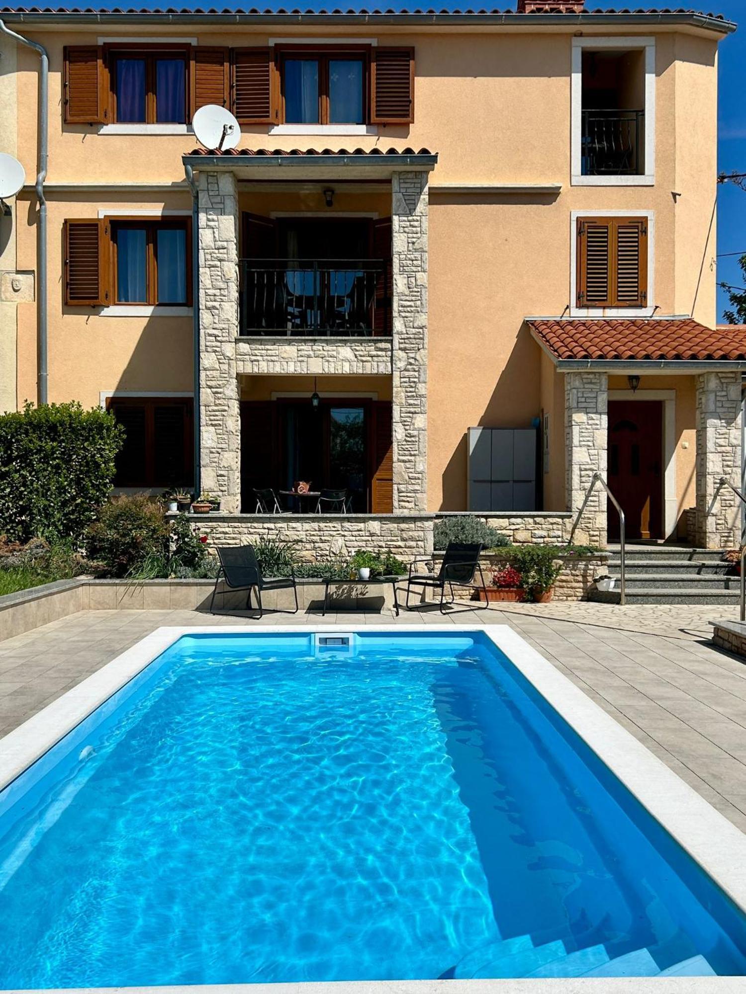 Villa Krasa Sea View Apartmants With Pool Ližnjan Екстериор снимка