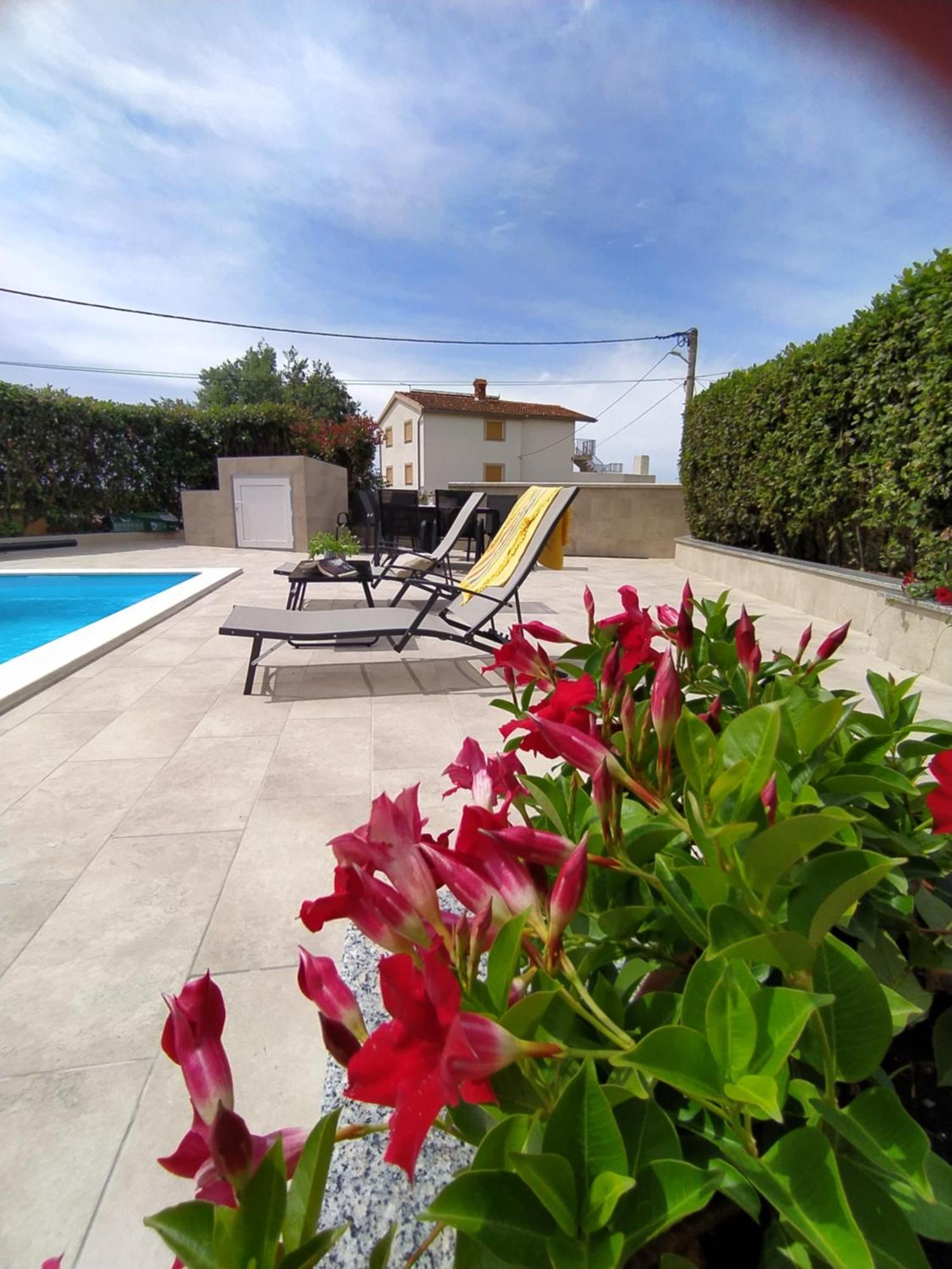 Villa Krasa Sea View Apartmants With Pool Ližnjan Екстериор снимка