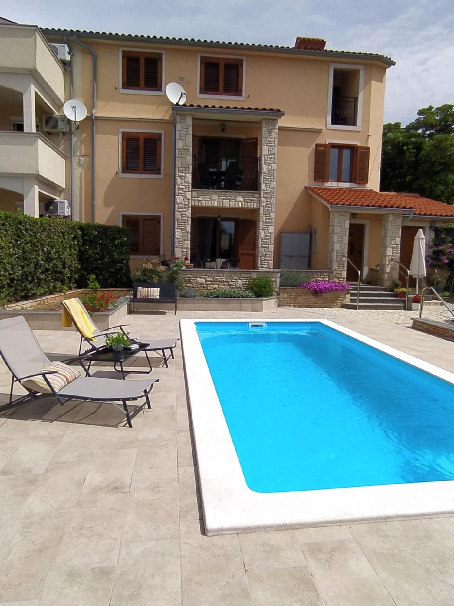Villa Krasa Sea View Apartmants With Pool Ližnjan Екстериор снимка