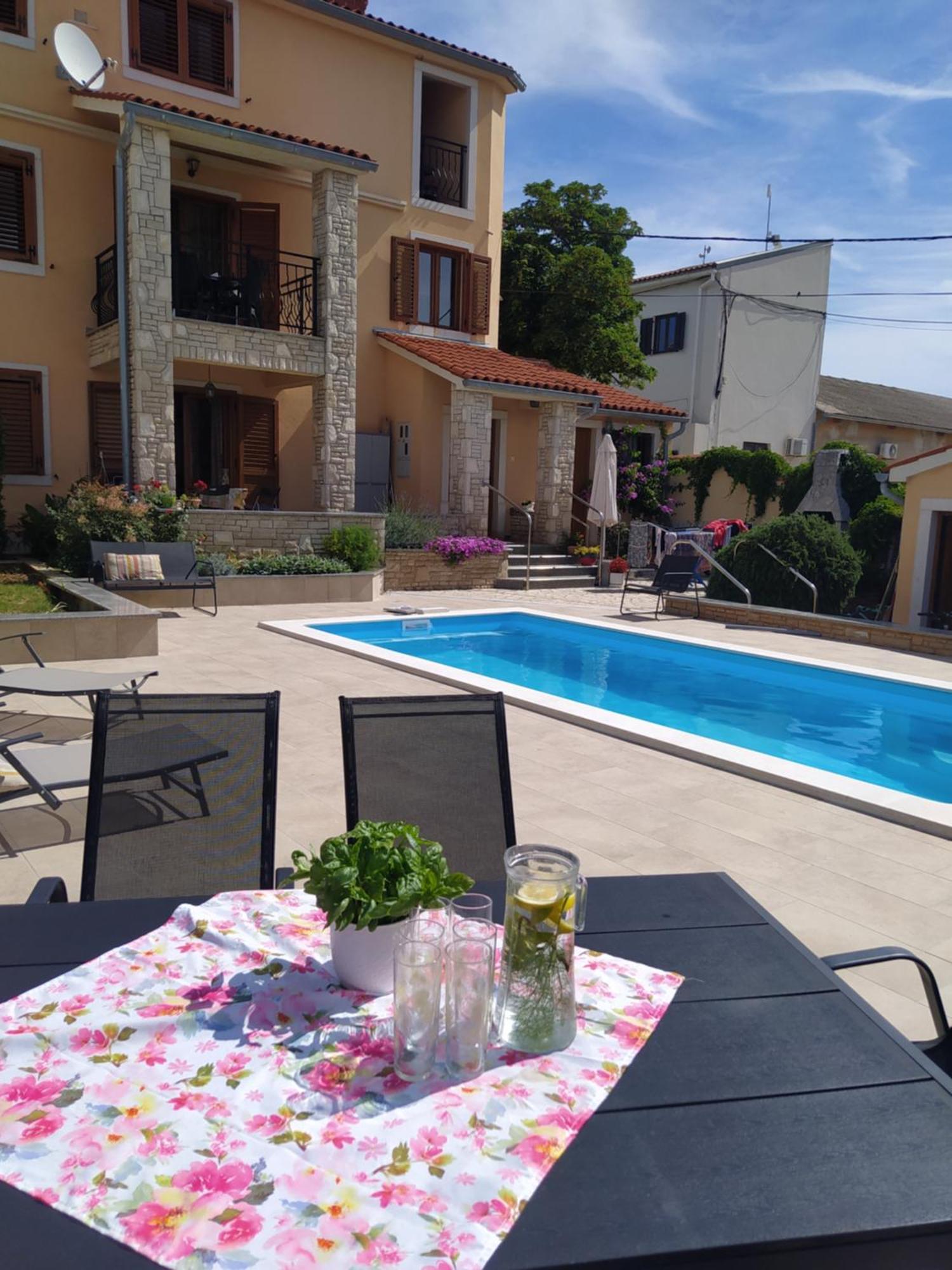Villa Krasa Sea View Apartmants With Pool Ližnjan Екстериор снимка