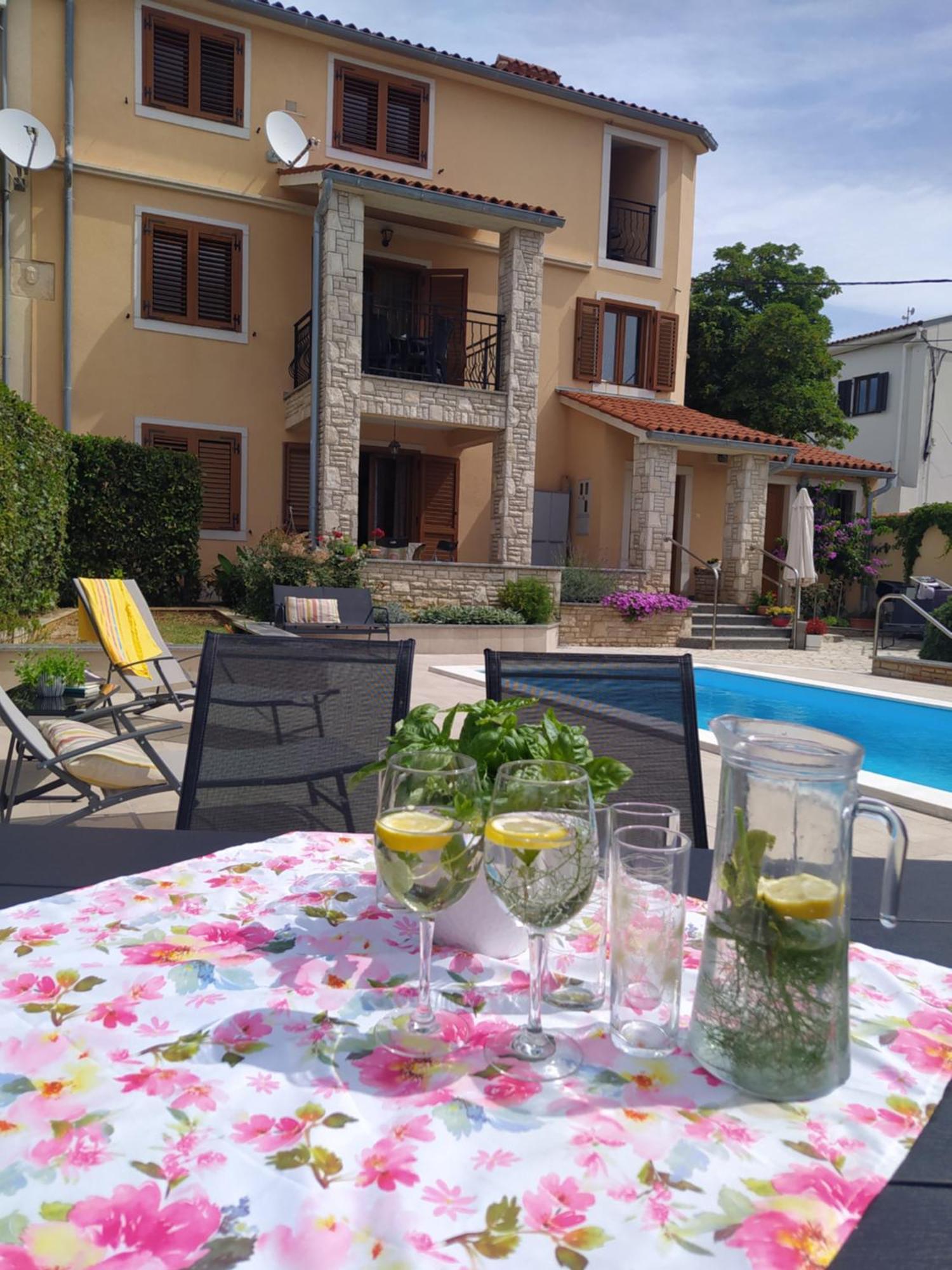Villa Krasa Sea View Apartmants With Pool Ližnjan Екстериор снимка