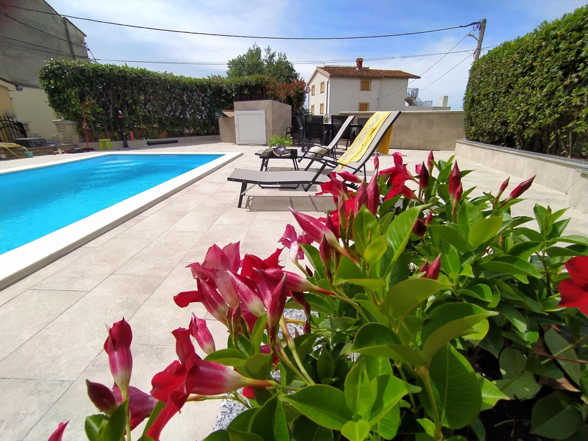 Villa Krasa Sea View Apartmants With Pool Ližnjan Екстериор снимка