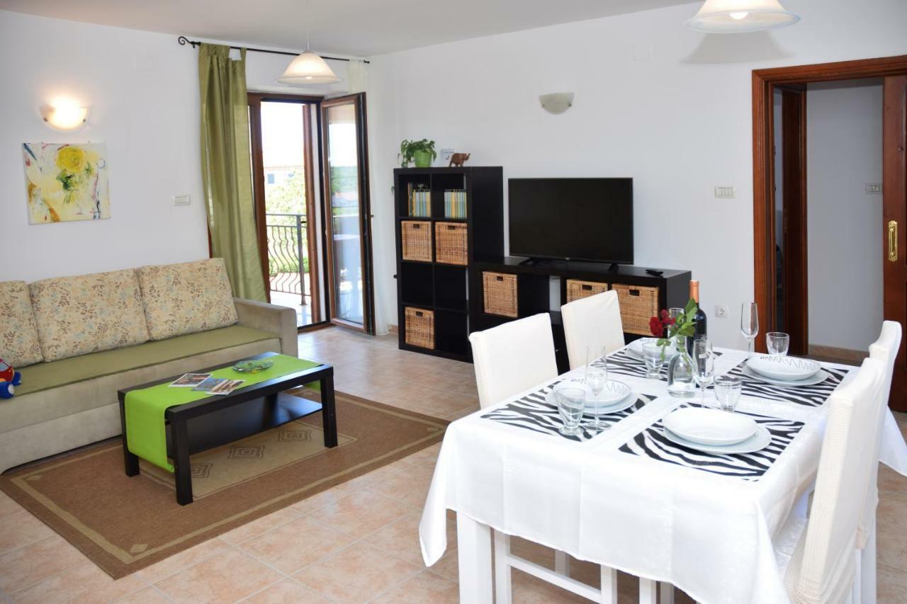 Villa Krasa Sea View Apartmants With Pool Ližnjan Екстериор снимка