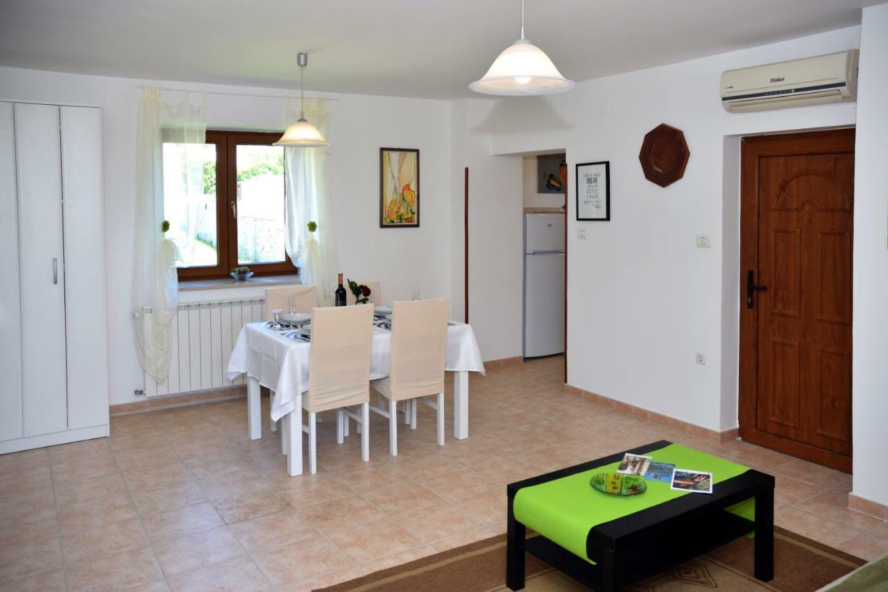 Villa Krasa Sea View Apartmants With Pool Ližnjan Екстериор снимка