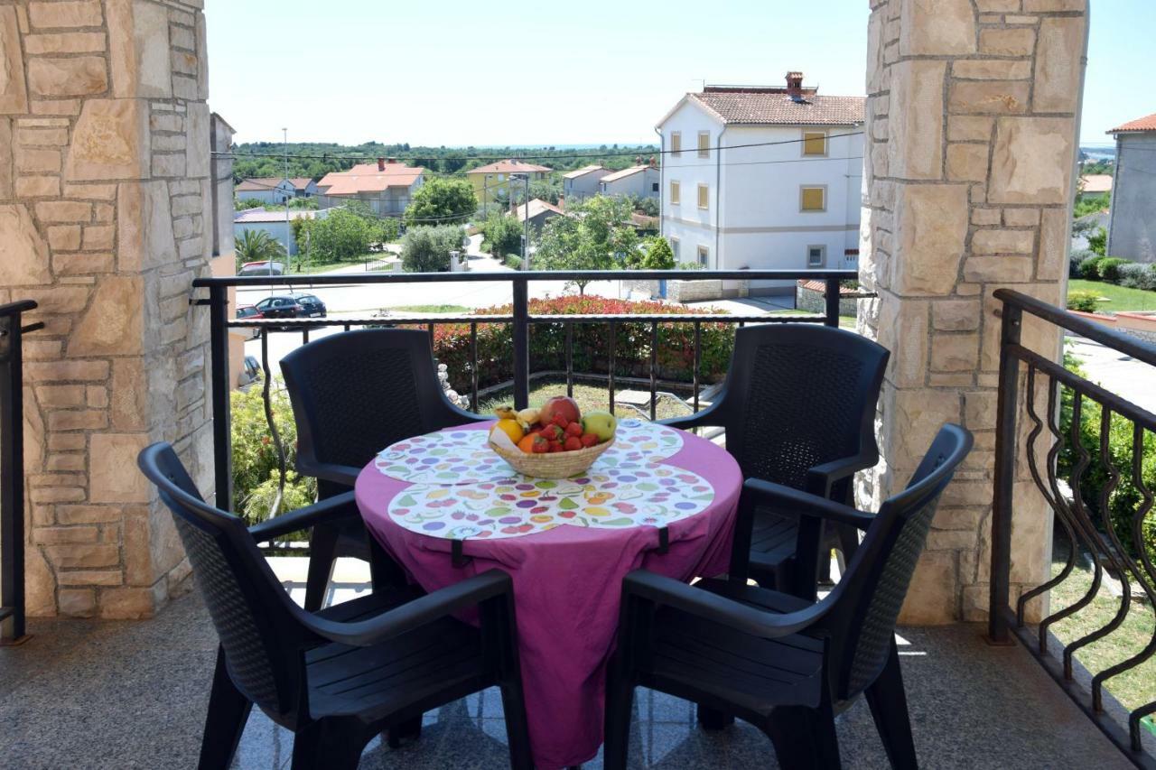 Villa Krasa Sea View Apartmants With Pool Ližnjan Екстериор снимка