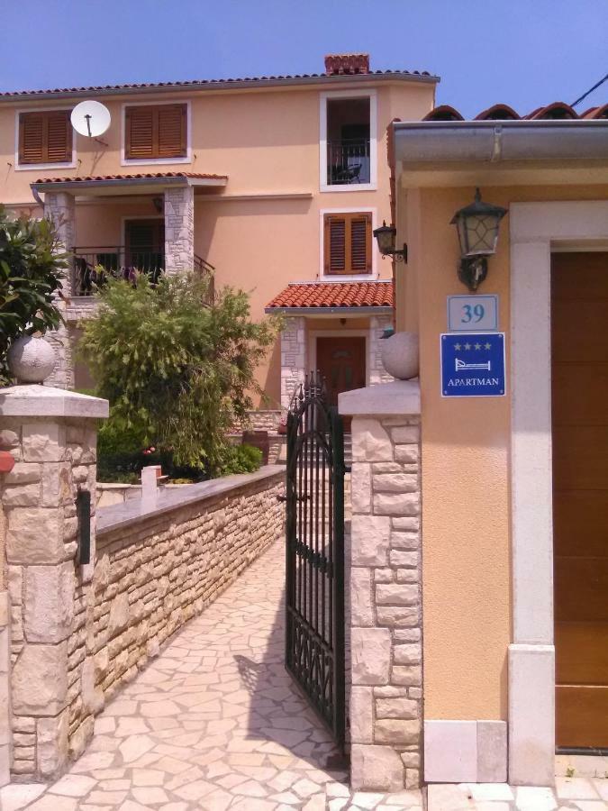 Villa Krasa Sea View Apartmants With Pool Ližnjan Екстериор снимка