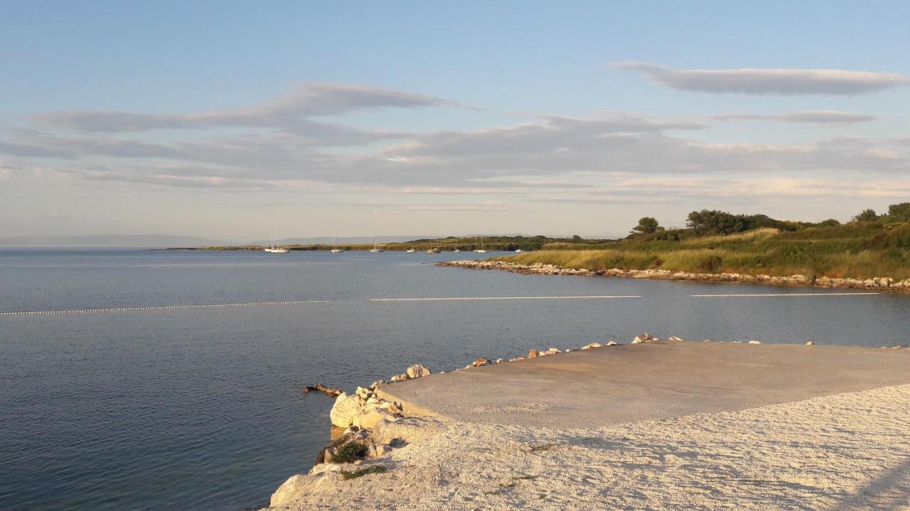 Villa Krasa Sea View Apartmants With Pool Ližnjan Екстериор снимка